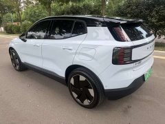 Volvo EX30 2025 Rear-Wheel Drive Extended Range Ultra - ფოტო 5
