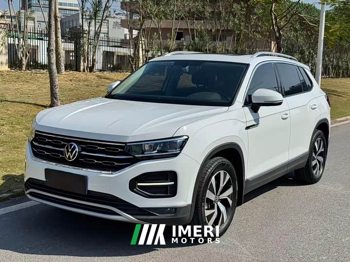 Volkswagen Taos 330TSI FWD Luxury Smart Connected Edition