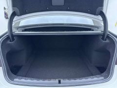 BMW 3 Series 320Li M Sport Package - ფოტო 6