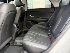Hyundai Elantra 1.5L CVT Luxury - ფოტო 11