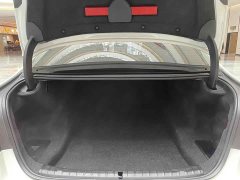 BMW 5 Series 525Li Luxury Package - ფოტო 12
