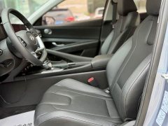 Hyundai Elantra 1.5L CVT Luxury - ფოტო 10