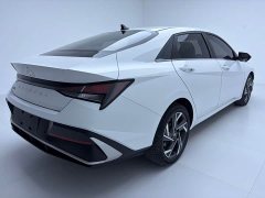 Hyundai Elantra 1.5L CVT GLX Elite - ფოტო 4