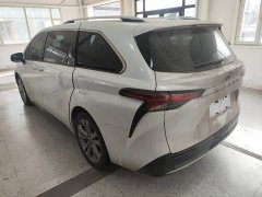 Toyota Sienna 2.5L Hybrid Premium Edition - ფოტო 15