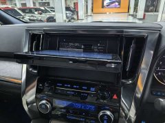Toyota Alphard 2018 Facelift 3.5L Premium Edition - ფოტო 10