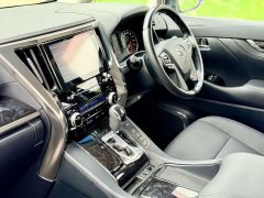 Toyota Alphard 3.5L Luxury Edition - ფოტო 9