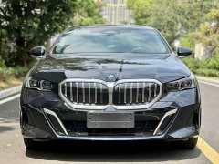 BMW 5 Series 530Li Premier M Sport Package - ფოტო 3