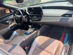 Lexus ES 200 Excellence Edition - ფოტო 15