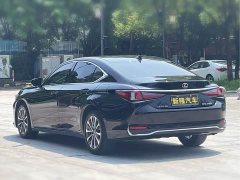Lexus ES 200 Excellence Edition - ფოტო 6