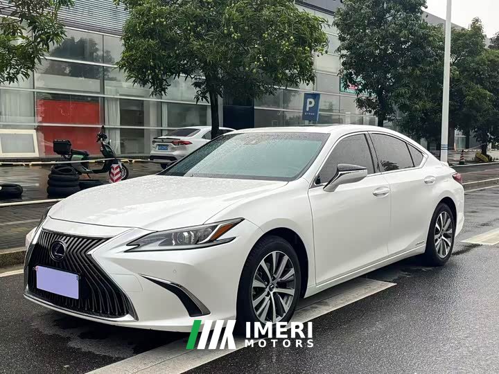 Lexus ES 300h Excellence - ავტომობილი ჩინეთიდან