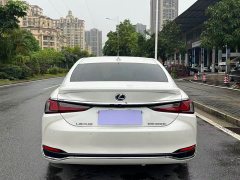 Lexus ES 300h Excellence - ფოტო 5