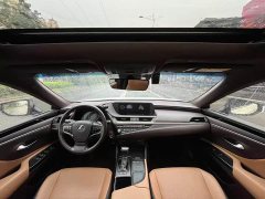 Lexus ES 300h Excellence - ფოტო 8