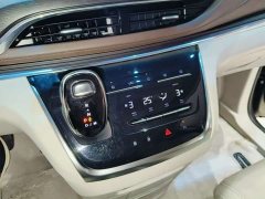 Buick GL8 Land Official Business Class 652T Comfort Edition - ფოტო 11
