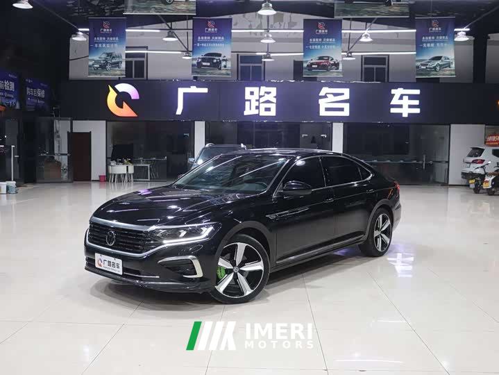 Volkswagen Passat 330TSI Elite
