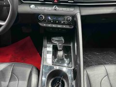 Hyundai Elantra 2023 1.5L CVT Luxury - ფოტო 12