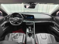 Hyundai Elantra 2023 1.5L CVT Luxury - ფოტო 13