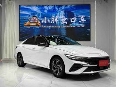 Hyundai Elantra 2023 1.5L CVT Luxury - ფოტო 3