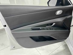 Hyundai Elantra 2023 1.5L CVT Luxury - ფოტო 8
