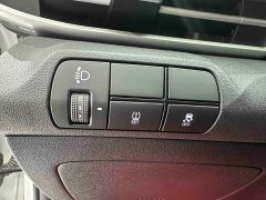 Hyundai Elantra 2023 1.5L CVT Luxury - ფოტო 9