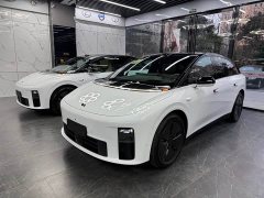 Li Auto i6 2025 Two-Wheel Drive Standard - ფოტო 1