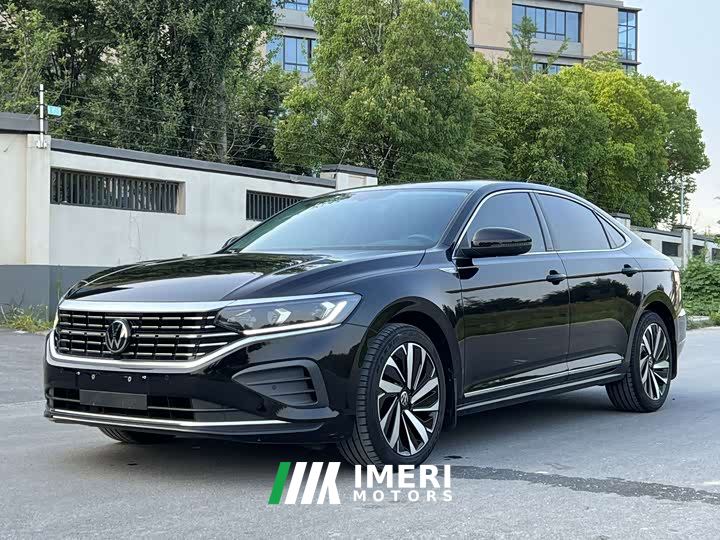 Volkswagen Passat 380TSI Dragon Ascendant Edition