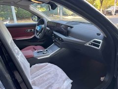 BMW 3 Series 2025 325i M Sport Package - ფოტო 9