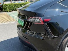 Tesla Model Y Long Range All-Wheel Drive - ფოტო 12