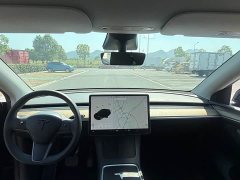 Tesla Model Y Long Range All-Wheel Drive - ფოტო 18