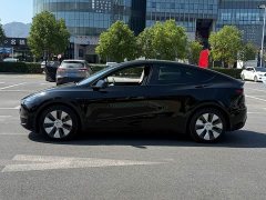 Tesla Model Y Long Range All-Wheel Drive - ფოტო 7