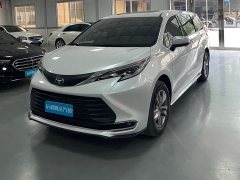 Toyota Sienna 2.5L Hybrid Comfort Edition - ფოტო 1