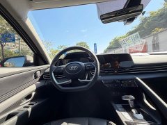 Hyundai Elantra 1.5L CVT Luxury - ფოტო 14