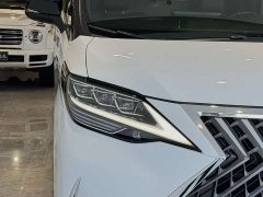 Lexus LM 2020 300h Four-Seat Royal Edition - ფოტო 4