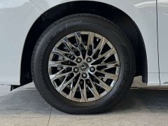 Lexus LM 2020 300h Four-Seat Royal Edition - ფოტო 6