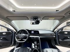 Hyundai Elantra 2022 1.5L CVT Luxury - ფოტო 12