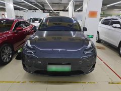 Tesla Model Y Rear-Wheel Drive - ფოტო 3