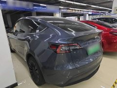 Tesla Model Y Rear-Wheel Drive - ფოტო 5