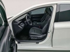 Toyota Camry Hybrid 2.0L HGVP Luxury - ფოტო 17