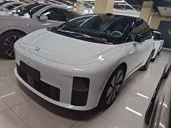 Li Auto i6 Four-Wheel Drive Standard Edition - ფოტო 1