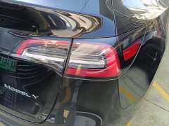 Tesla Model Y Long Range All-Wheel Drive - ფოტო 8