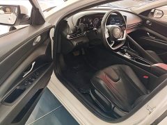 Hyundai Elantra 1.5L CVT GLX Elite - ფოტო 12