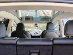 Tesla Model Y Rear-Wheel Drive - ფოტო 18
