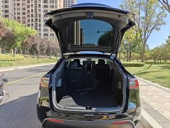 Tesla Model Y Rear-Wheel Drive - ფოტო 19