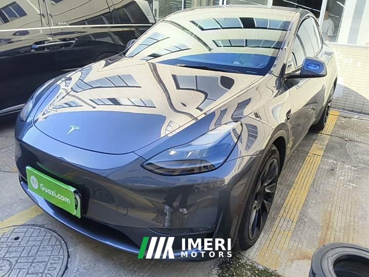 Tesla Model Y Long Range All-Wheel Drive