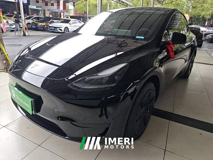 Tesla Model Y Facelift Rear-Wheel Drive