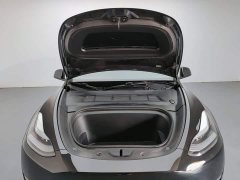 Tesla Model Y Long Range All-Wheel Drive - ფოტო 10
