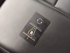 Tesla Model Y Long Range All-Wheel Drive - ფოტო 14