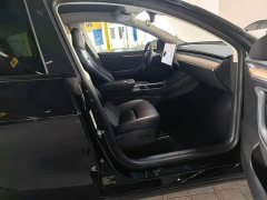 Tesla Model Y Long Range All-Wheel Drive - ფოტო 16