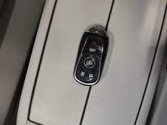 Buick GL8 Land Business Class 652T Luxury - ფოტო 9