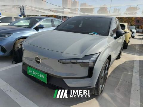 2024 Volvo EX30 Rear-Wheel Drive Extended Range Ultra