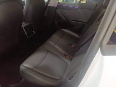 Tesla Model Y Rear-Wheel Drive - ფოტო 17